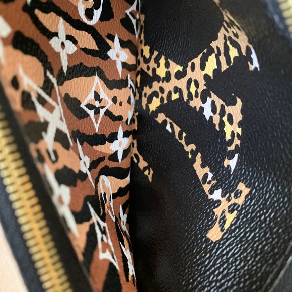 ❤️❤️SOLD❤️❤️Louis Vuitton Jungle pochette bag - Picture 10 of 11